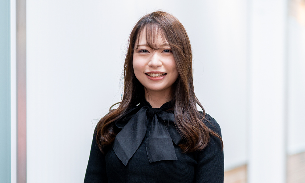 河合 志恵里（カワイ シエリ）の写真